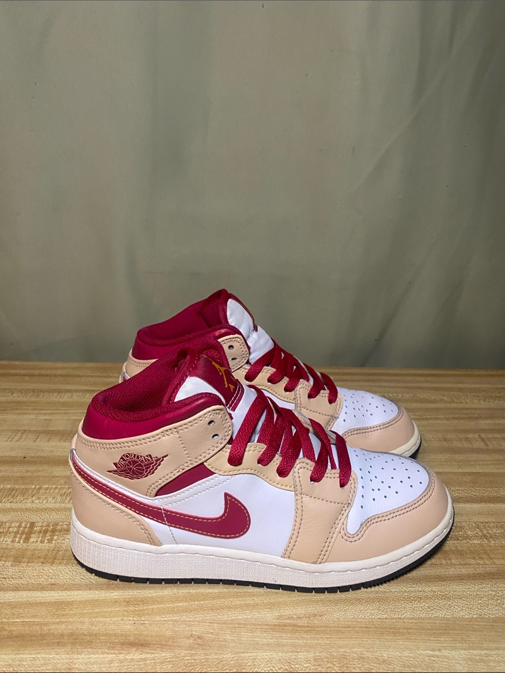 Nike Air Jordan 1 Mid White Onyx Light Curry Beige Red GS Size 4Y